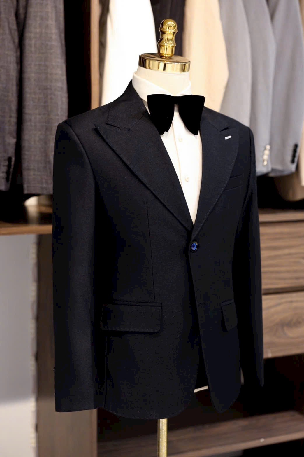 Suit 4